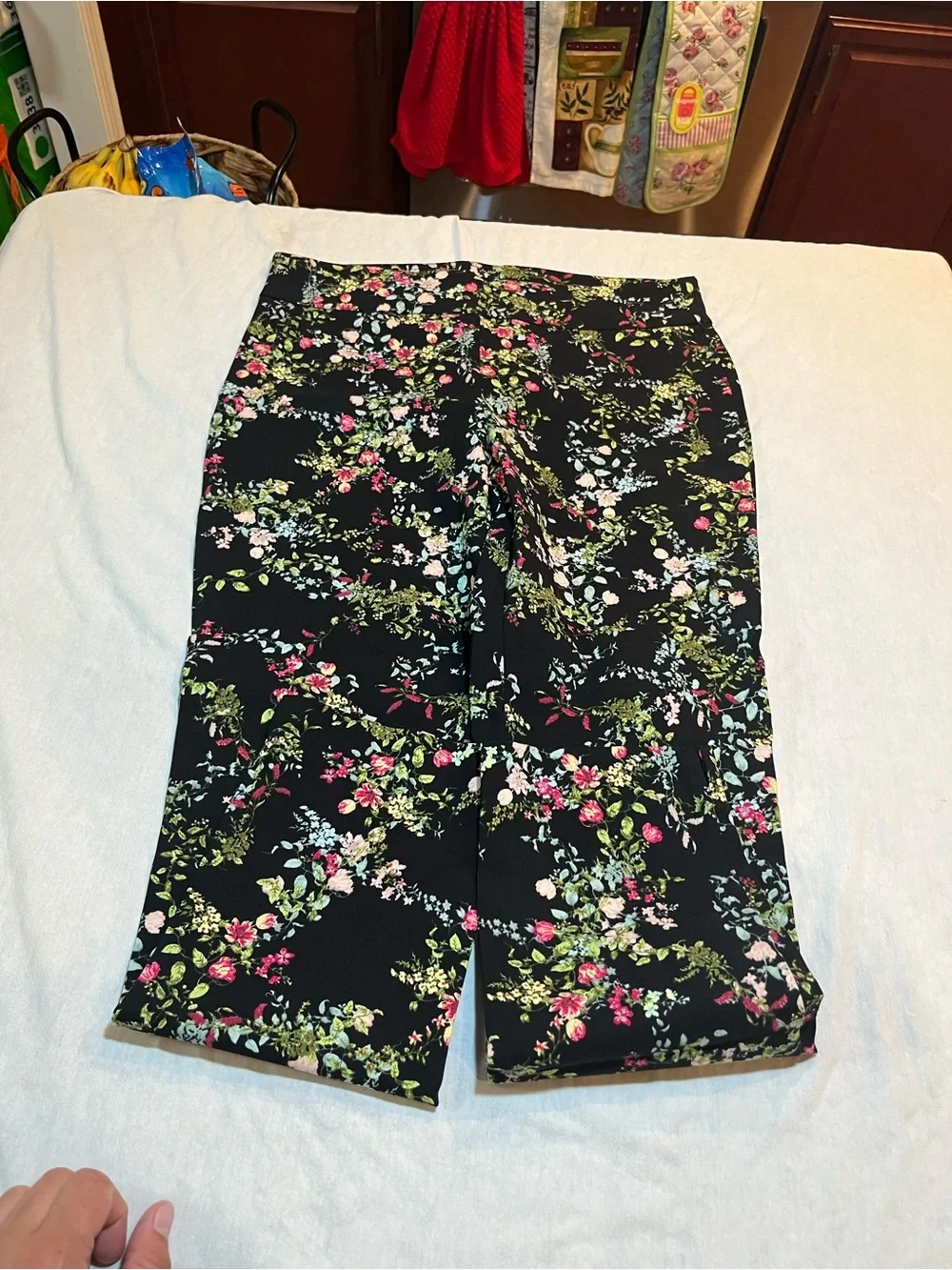 Counter parts Black Floral Stretch Pants size 10 NWOT - Picture 2 of 7